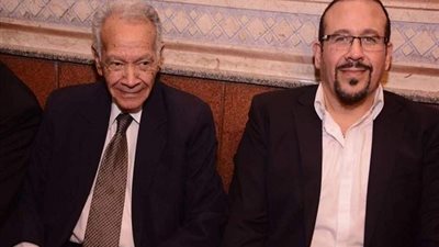 «هو اللي قتلها» هكذا علق الجمهور على صور عزاء والدة هشام عباس