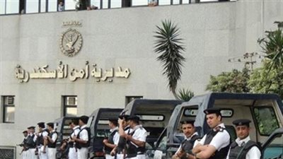 مديرية أمن الإسكندرية تتولى نقل سيدة مسنة لإحدى دور الرعاية