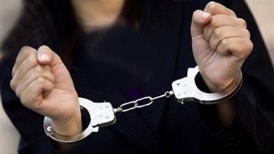 ضبط سيدة بالغربية تزعم تسهيل الإجراءات الحكومية للنصب على المواطنين