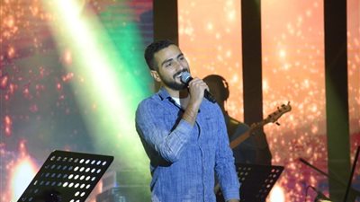محمد الشرنوبي يبهر الجمهور بحفل نادى المعادى