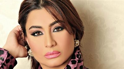 بسمة وهبة تروج لبرنامج «شيخ الحارة» على طريقة إسعاد يونس