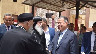 محافظ بني سويف خلال زيارته للكنائس:عيد القيامة هو عيد كل المصريين