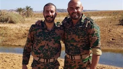 أحمد صلاح حسني ينشر صورة من كواليس فيلم «الممر»