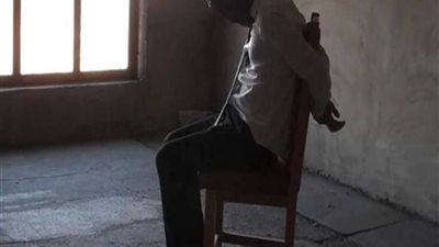 قاموا باختطاف عامل وإجباره على توقيع إيصالات أمانة كرهاً 