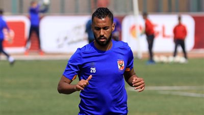 مران الأهلي يشهد عودة «حسام عاشور» استعدادًا للنجوم بالدوري