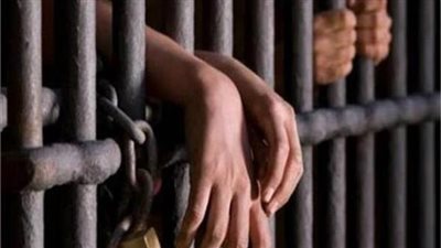حبس مسجل خطر لاتهامه بسرقة أجهزة ومعدات مكتبين في مصر القديمة