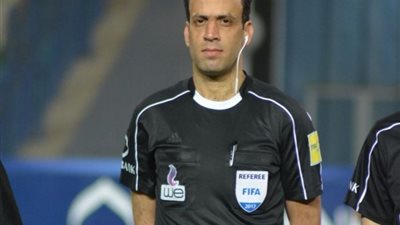 لجنة الحكام تسند مباراة الأهلي والنجوم لـ«الحنفي»