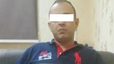 روج قطع أثرية على مواقع التواصل الاجتماعي.. فضبطته الأجهزة الأمنية