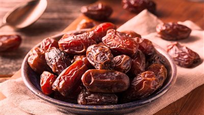 التمر في رمضان 2019.. «فاكهة ودواء.. شراب وغذاء»