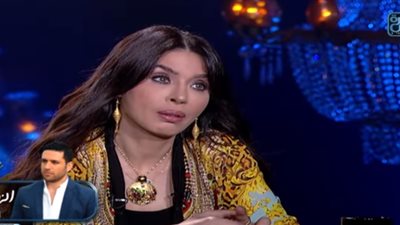 فيديو| دينا في شيخ الحارة: «اتجوزت 9 مرات وتطلقت بسبب الرقص»