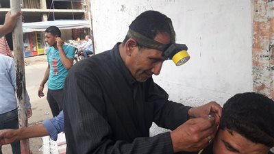 يوميات صائم في رمضان.. «سيد شكري» طبيب الغلابة كشفه مجاني منذ 1983