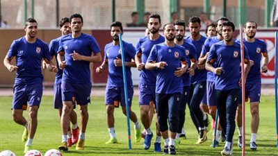 الأهلي يبدأ استعداداته لمواجهة سموحة..و«لاسارتي» يعقد جلسة مع الجهاز المعاون