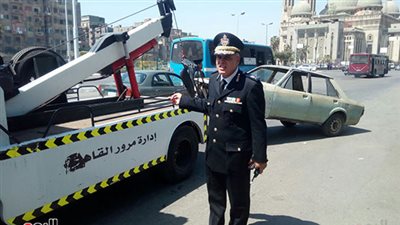 الإدارة العامة لمرور القاهرة ترفع 13 سيارة مجهولة الهوية
