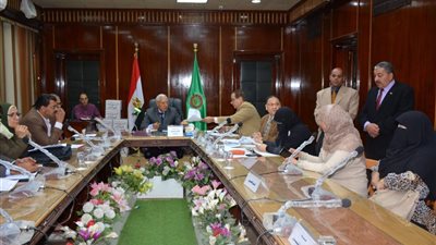 مساعدات مالية ومعاشات وفرص عمل في لقاء المواطنين بالدقهلية