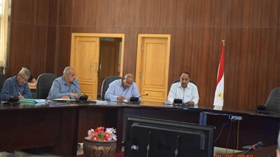 بالصور.. تفاصيل لقاء سكرتير عام البحر الأحمر مع رؤساء المدن 