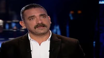 أمير كرارة: «أحمد عز والسقا حته من قلبي» (فيديو)