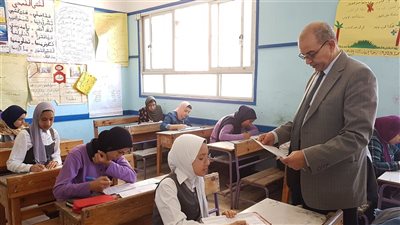 انتظام سير امتحان اللغة العربية للشهادة الإعدادية بمدارس بورسعيد