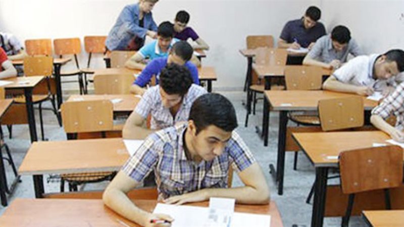 طلاب الدبلومات الفنية