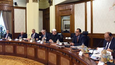 مجلس المحافظين ينذر المخالفين ويطالبهم بطلاء وجهات المنازل