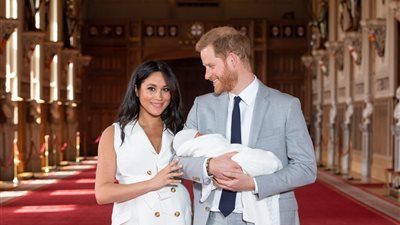 الأمير هاري وميجان ماركل يكشفان عن مولدهما الجديد