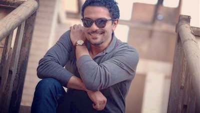 آسر ياسين ضيف اليوم  بـ«برنامج رامز في الشلال»