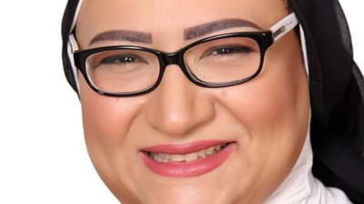 منال تحارب السرطان بالضحك