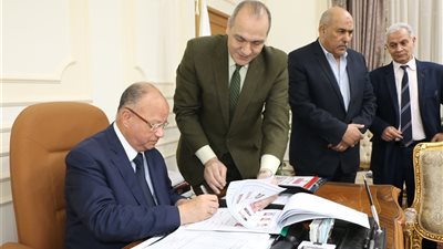 محافظ القاهرة يعتمد نتيجة الشهادة الإعدادية بنسبة نجاح 82 %