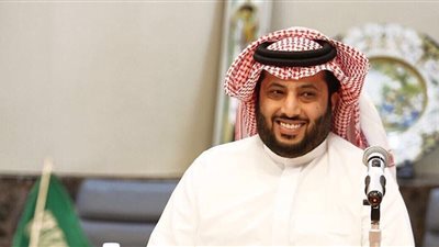 تركي آل الشيخ يدرس عرض لبيع حصته في نادي بيراميدز خلال أيام