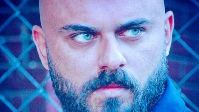 أحمد صلاح حسني: «سعيد بنجاح الممر وشرف مشاركتي في عمل  تاريخي»