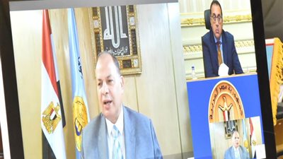 بالصور.. محافظ أسيوط يطمئن رئيس الوزراء على استقرار الوضع الصحي وانتظام منظومة التصالح