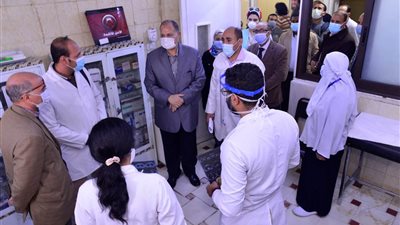 محافظ أسيوط يطمئن على  توفر الأطقم الطبية والأدوية الخاصة بعلاج مرضى كورونا