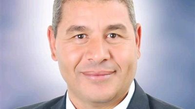 أمين صندوق نقابة المهندسين بأسيوط يدلي بصوته في انتخابات مجلس النواب