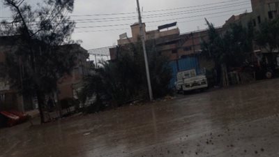 استمرار سقوط الأمطار الغزيرة على مدن الغربية