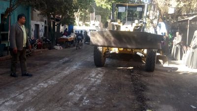 حملة للنظافة وإزالة التعديات على الأراض الزراعية بمركز الفتح بأسيوط  