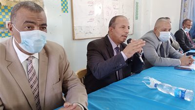 وكيل تعليم قنا: المعلمون هم النخبة الداعمة لرقي وتنمية المجتمع 