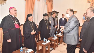 محافظ أسيوط يشارك في حفل استقبال سفير الفاتيكان بمطرانية الأقباط الكاثوليك  
