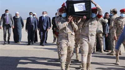 محافظ قنا يسلم جثمان الشهيد لأهله بنجع حمادي