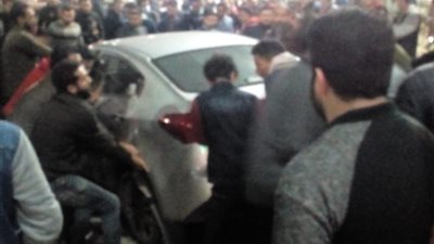 زخم مرورى بسبب تصادم سيارة ملاكي بالجزيرة الوسطي في طنطا 