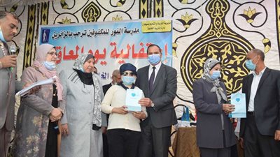 رئيس جامعة سوهاج يشهد الإحتفال بيوم المعاق ويكرم الموهوبين