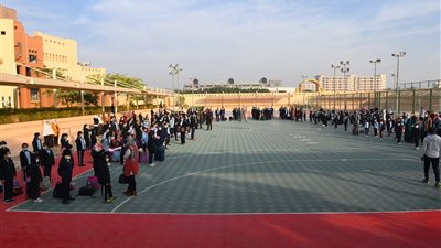 الداودي يتفقد المنظومة التعليمية بمدرستي النيل والمصرية اليابانية بقنا