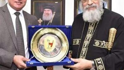 جامعة سوهاج تهنئ الأخوة الأقباط بعيد الميلاد المجيد 