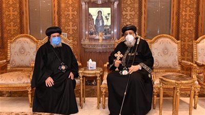 البابا تواضروس الثاني يستقبل مطران أبوتيج وصدفا بالمقر البابوي