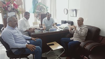 نقيب مهندسي أسيوط وأمين الصندوق يستقبلان مدير مشروعات «حياة كريمة» لمناقشة سبل دعم النقابة للمبادرة