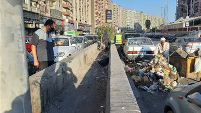 محافظ أسيوط: وحدة الانقاذ السريع تنفذ حملة لرفع المخلفات والقمامة  من شوارع حي شرق  