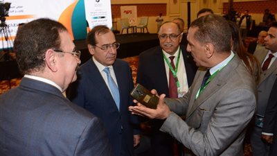 نقيب مهندسي أسيوط يطالب وزير البترول بأحقية أبناء المحافظة في العمل بكافة مشروعات التعدين