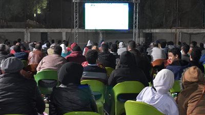 بالصور.. توافد مهندسي أسيوط على نادي النقابة لمتابعة مباراة مصر والسنغال