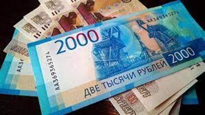 الروبل الروسي عند أعلى مستوى في نحو أسبوعين مقابل الدولار