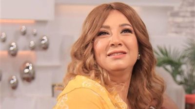 علمت ابني الجنس في ابتدائي.. انتصار تثير الجدل 