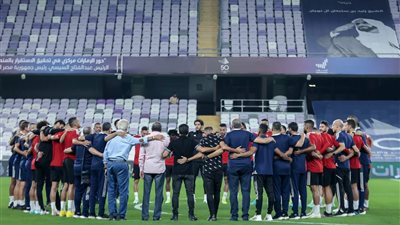 حافلة الأهلي تصل ملعب هزاع بن زايد لملاقاة الزمالك في السوبر 
