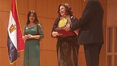 بالفيديو.. بعد تكريمها في المهرجان المصري الأمريكي.. إلهام شاهين: الجائزة الأغلى على قلبي
